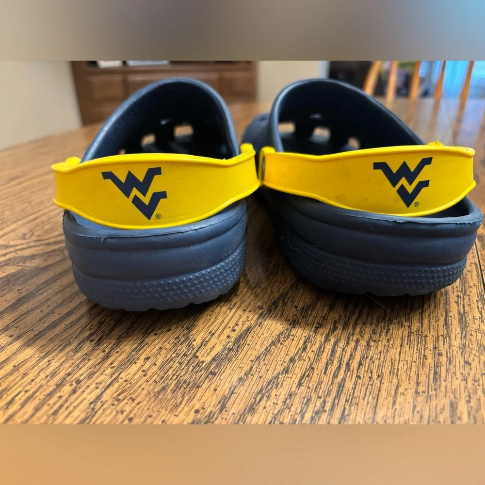 West Virginia CROCS Women’s 10-11. Men’s 8-9 - Picture 3 of 5
